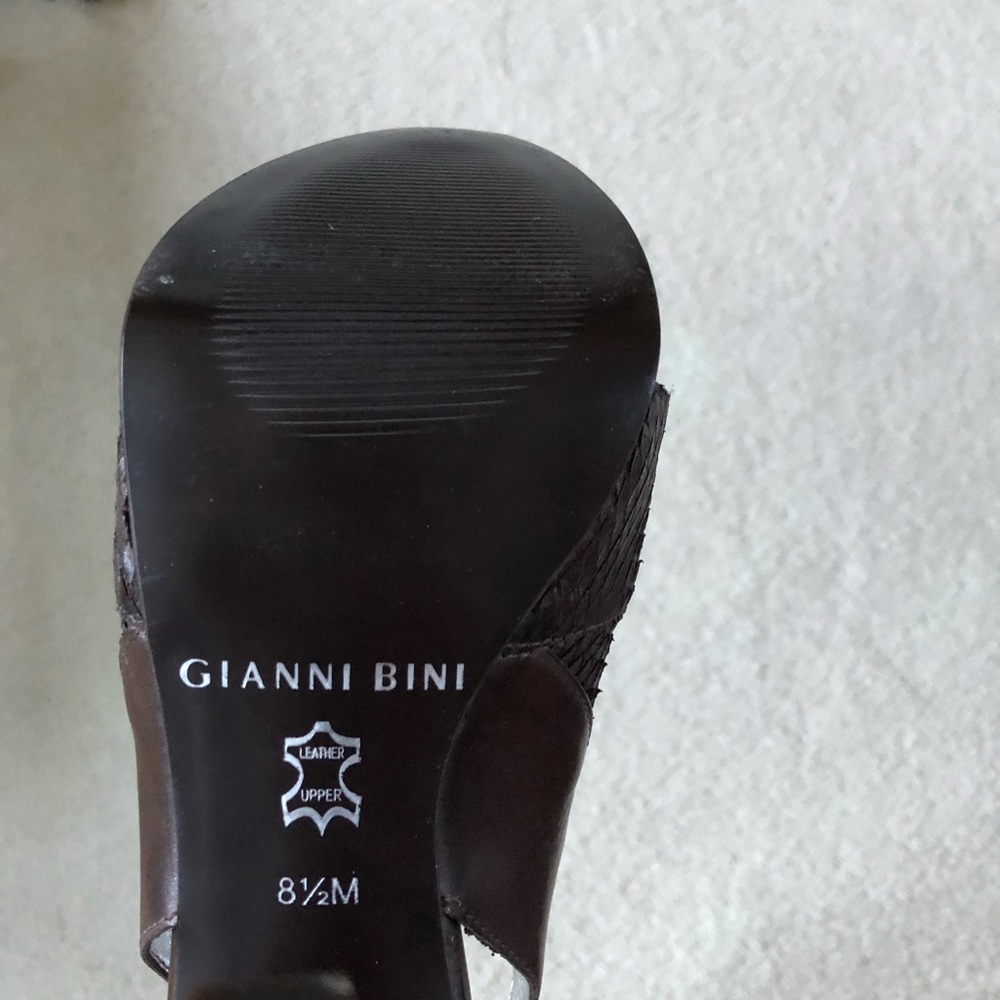 Shoes - Picture 4 of 4